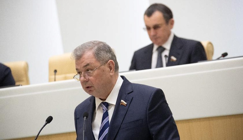 Анатолий Артамонов представил Совету Федерации изменения в Бюджетном и Налоговым кодексах