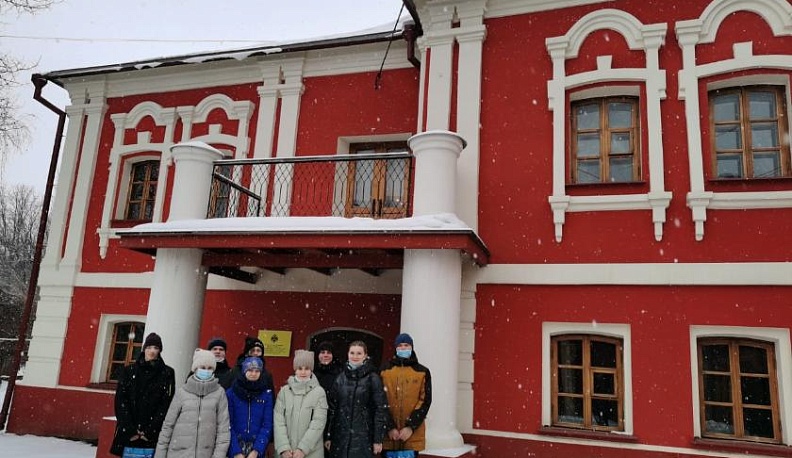 Вячеслав Лежнин исполнил желание юной калужанки – побывать вместе с друзьями в музее  