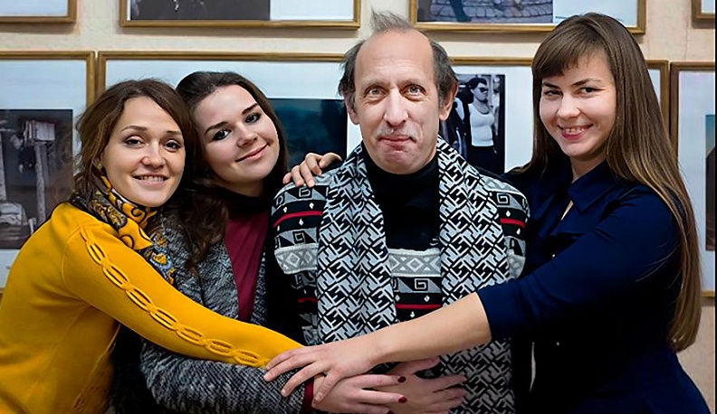 Светлана Носкова (Тарасова), Юлия Бегма (Чекарёва), Виталий Гришаков и Алёна Кочеткова.