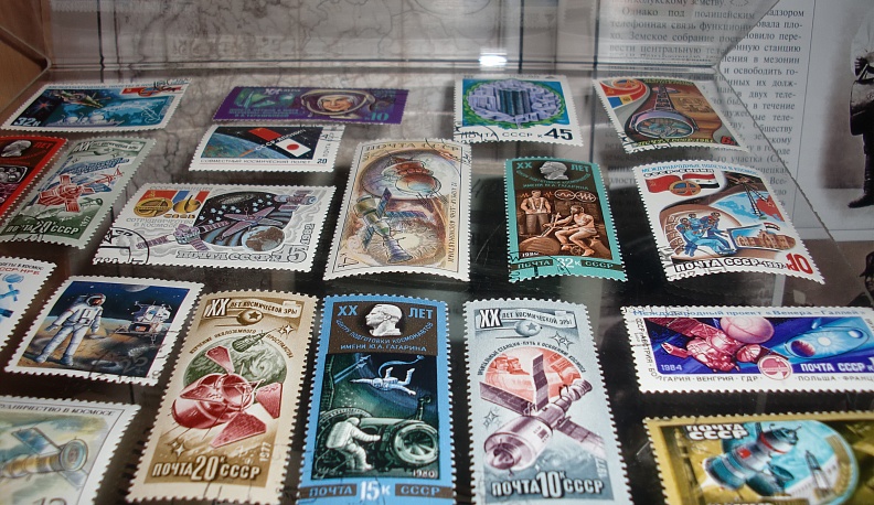 Выставку, приуроченную к Всемирному Дню почты, открыли в калужской областной научной библиотеке им. В. Г. Белинского