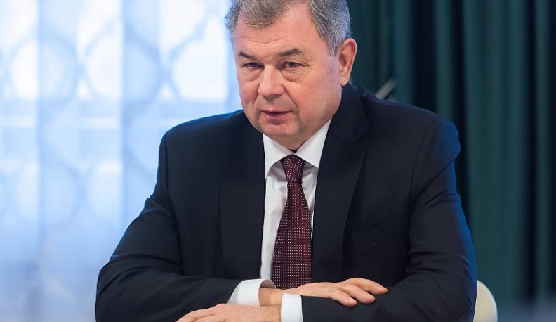 Сенатор Анатолий Артамонов поздравил земляков с наступающим Новым годом