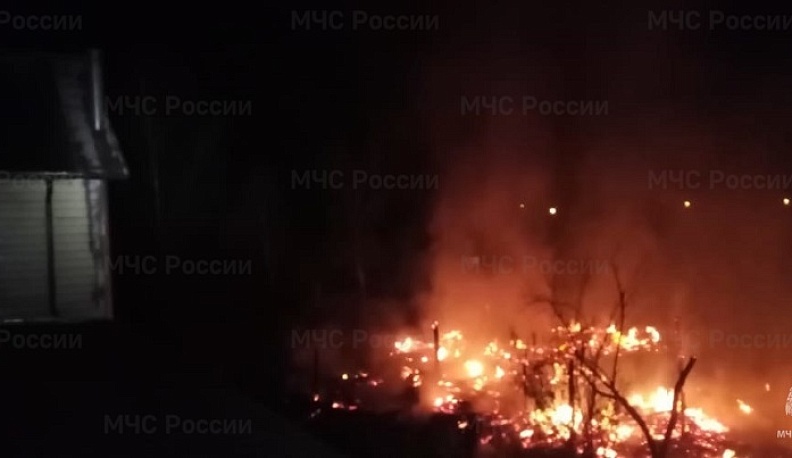 Административное здание загорелось в Калужской области