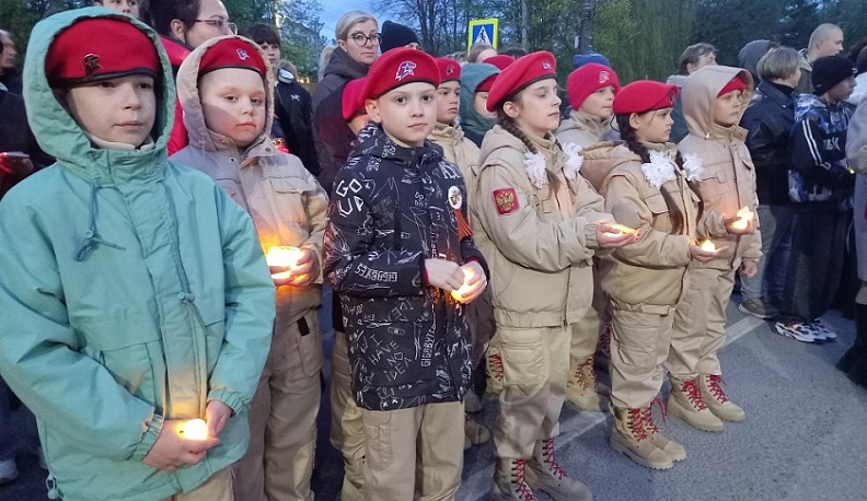 Сотни жителей Кондрова стали участниками Всероссийской акции «Свеча памяти»