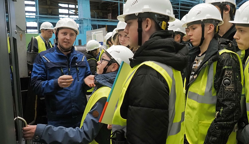 КТЗ продолжает профориентацию школьников