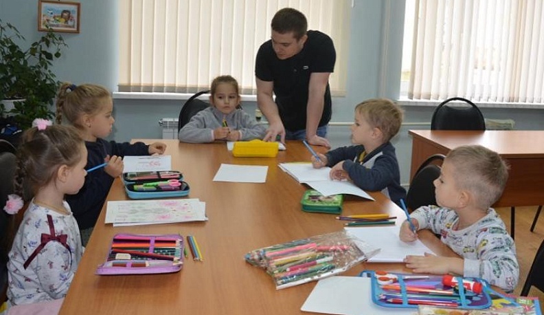 НА ПЕРЕКРЁСТКАХ ТВОРЧЕСТВА