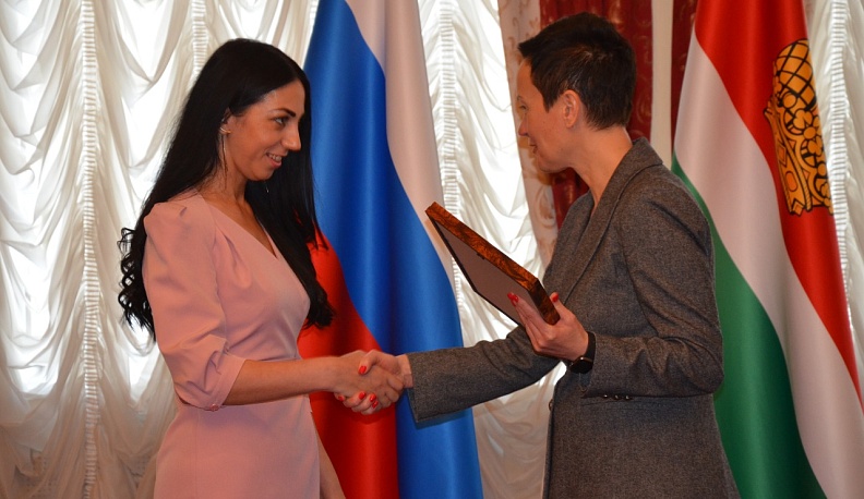 В Калуге наградили лауреатов областного конкурса муниципальных служащих