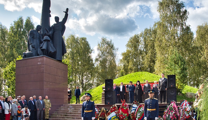 Владислав Шапша поздравил калужан с 78-й годовщиной освобождения Калужской области от немецко-фашистских захватчиков