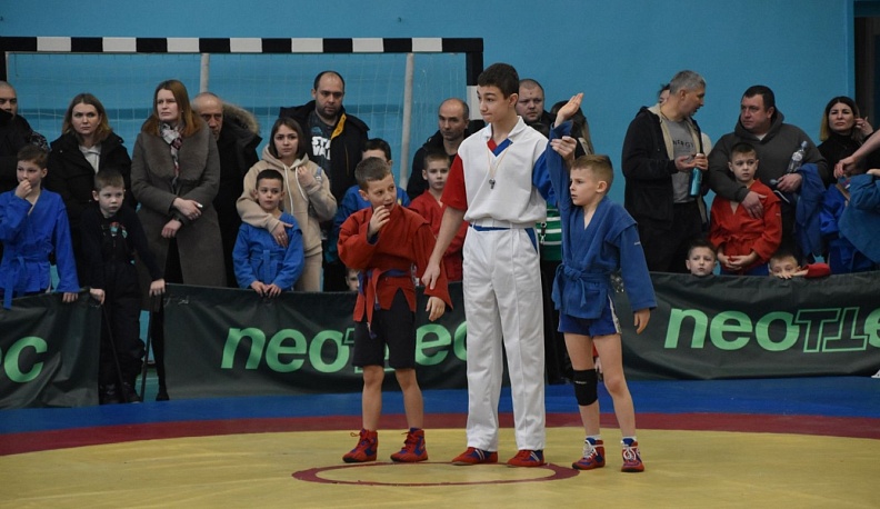 В Людинове проходит VIII межрегиональный турнир по самбо памяти Вилора Казакова