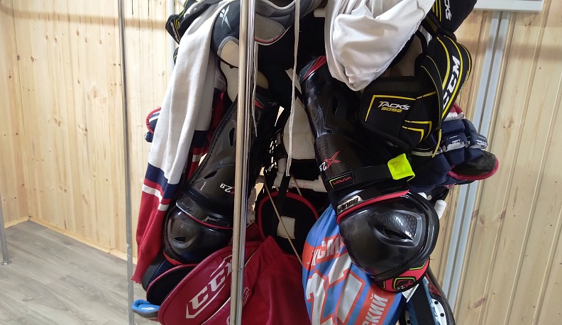 Хоккей на задворках