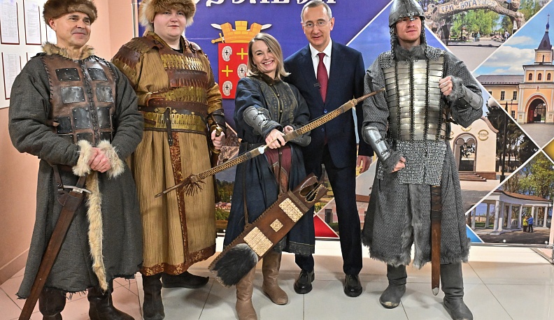 Владислав Шапша на первом показе фильма «Злой город»: «Козельск - наша гордость, Козельск - наша слава, Козельск в нашем сердце»