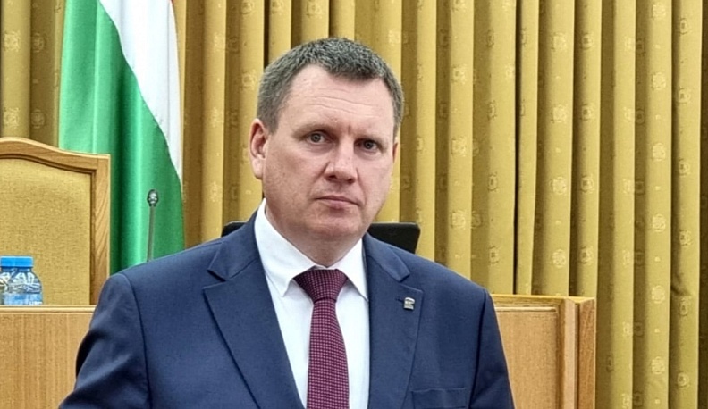 Депутаты регионального парламента поздравили калужских отцов с праздников