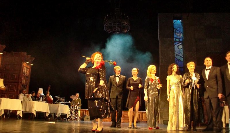 В Калуге чествовали мастеров сцены