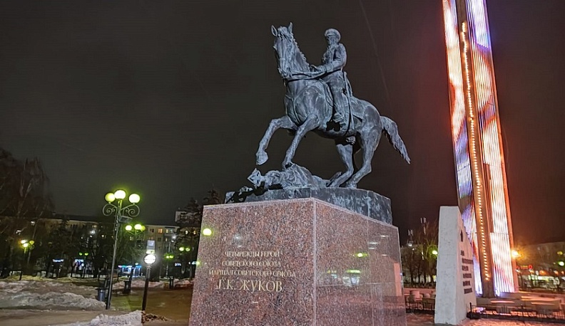 В Калуге продолжаются работы по реконструкции освещения