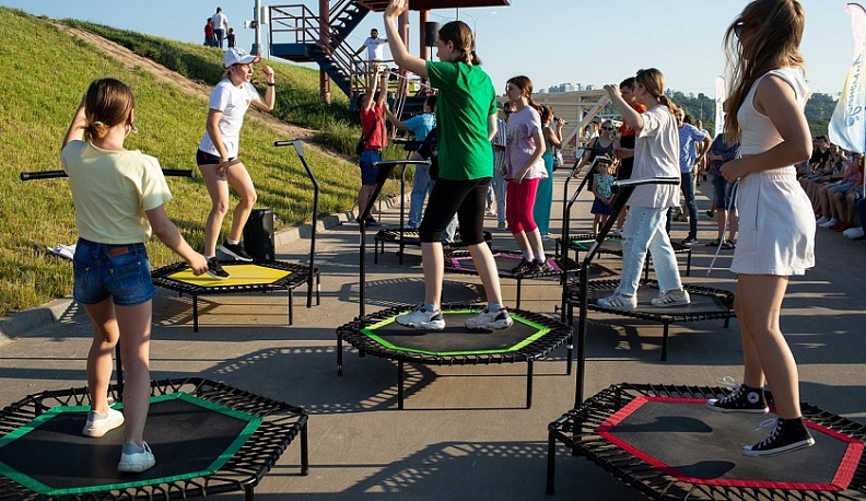 В Калуге День молодёжи отметили флешмобом и поеданием пиццы на скорость