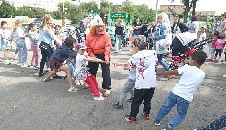 В Балабанове сообщество «Многомама» устроило детский праздник в преддверии нового учебного года