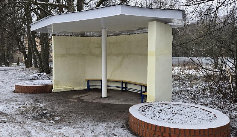 Остановку санатория Воробьево отремонтировали в Малоярославецком районе 