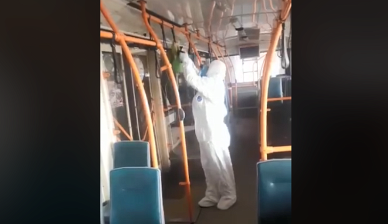 В Калуге дезинфицируют салоны троллейбусов и автобусов
