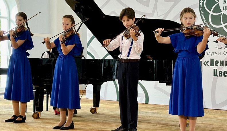 Благотворительная акция «Белый цветок» проходит в Калуге