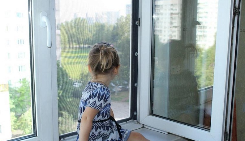В Обнинске осудили мать 5-летней девочки, погибшей при падении из окна