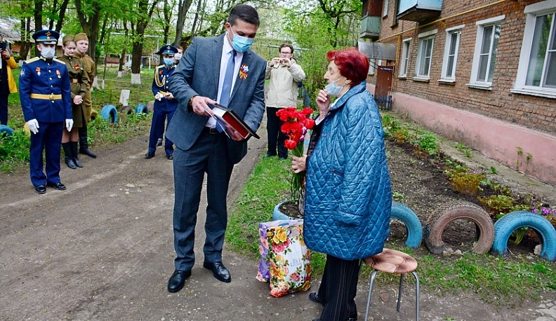 В Малоярославце поздравляют ветеранов Великой Отечественной войны с юбилеем Великой Победы