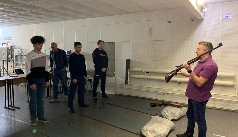 Калужские отцы посоревновались в пулевой стрельбе