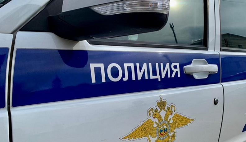 Чтобы проучить мужчину за неправильную парковку, калужанин укатил его мопед в лес