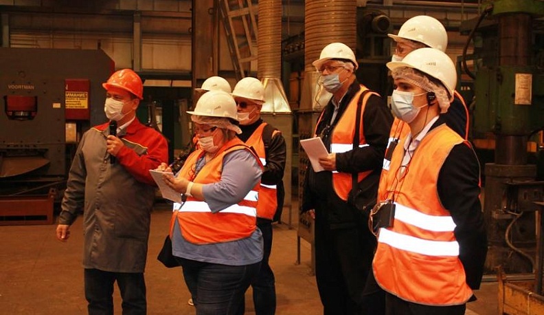 Калужские журналисты побывали на обнинских предприятиях, работающих по нацпроекту «Производительность труда и поддержка занятости»  