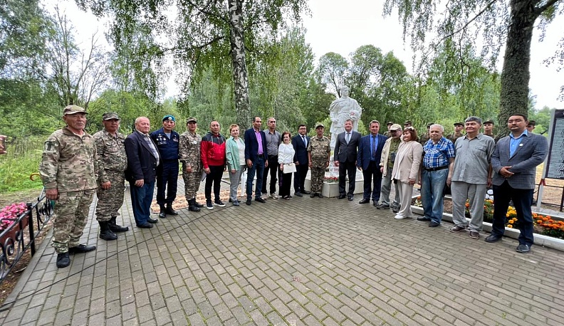 В Ульяновском районе открыли Доску Памяти, посвященную воинам 387-й Стрелковой дивизии, от земляков Казахстана
