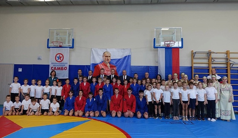В калужской школе открылся зал для занятий самбо