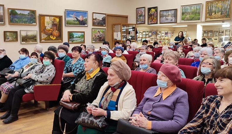 В Людинове открылась новая выставка картин