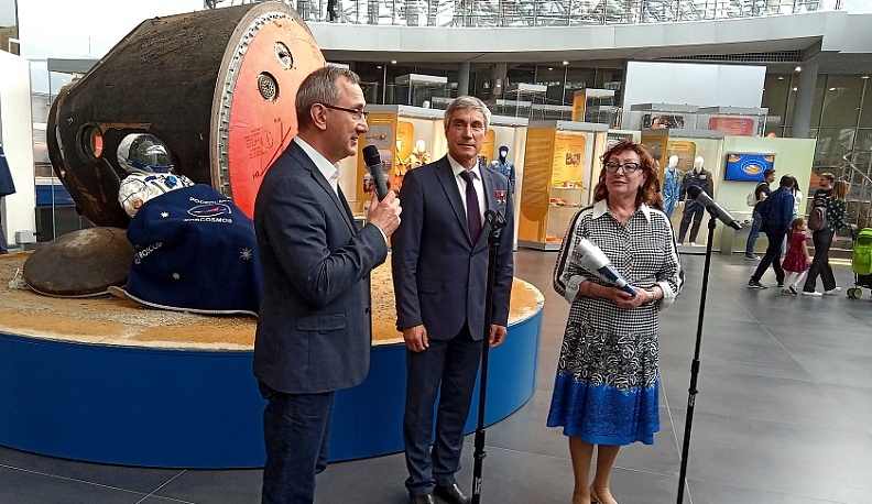 Калужский вымпел, слетавший на орбиту, вернулся домой