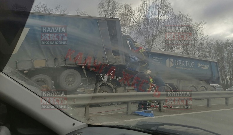 В Ворсине столкнулись четыре фуры