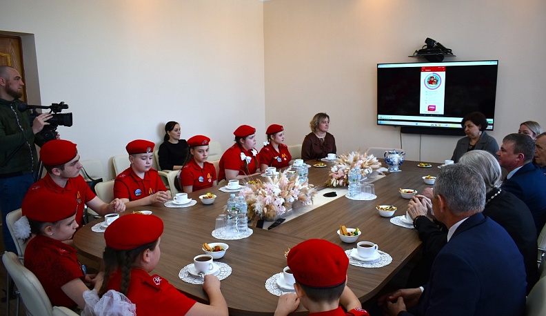 В Кирове генерал армии отметил лучших юнармейцев