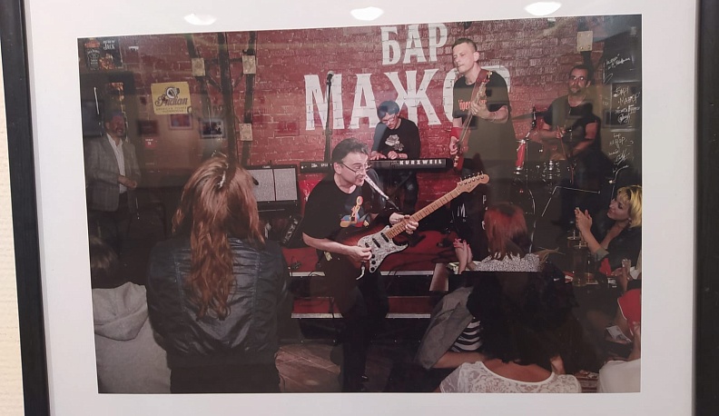 В Калужском Доме музыки открылась выставка, посвящённая «Миру гитары»