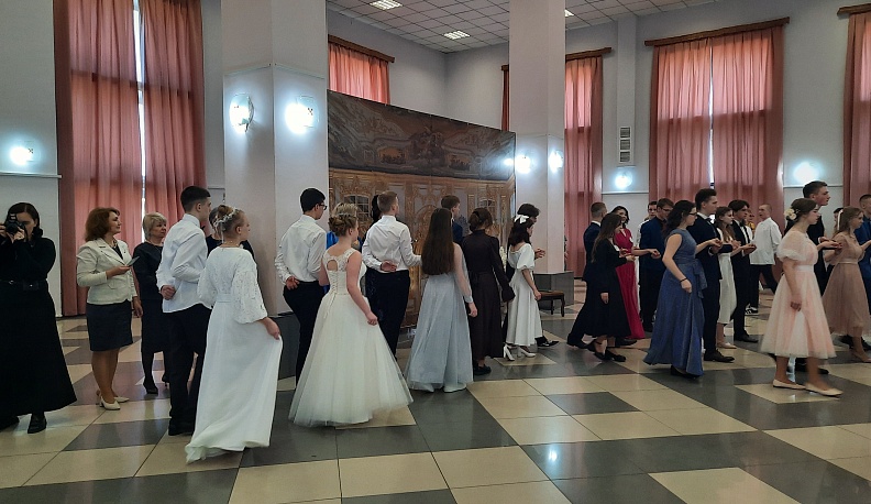 В Сухиничах состоялся «Пушкинский бал»