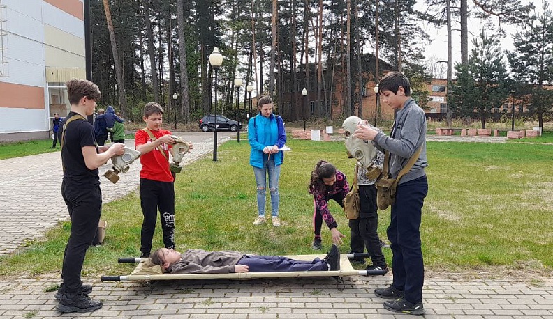 В Юхновском районе прошла военно-патриотическая игра «Орленок»