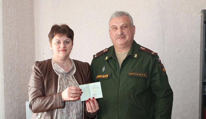 Внуки получили награду деда