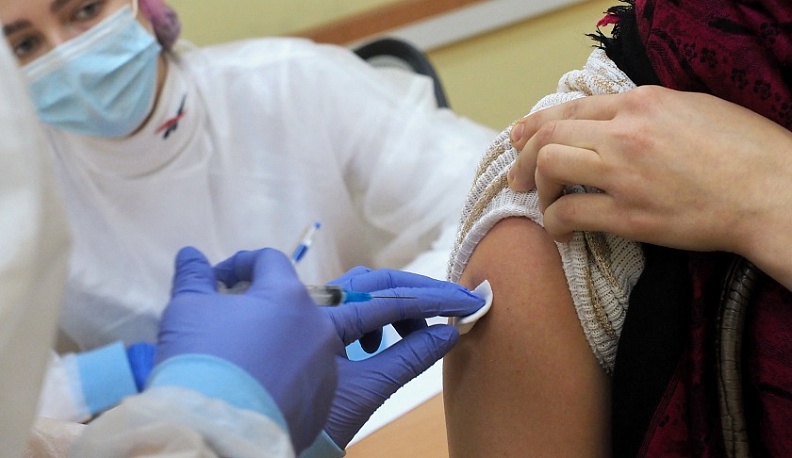 В Калужской области вакцинированы более 298 тысяч человек