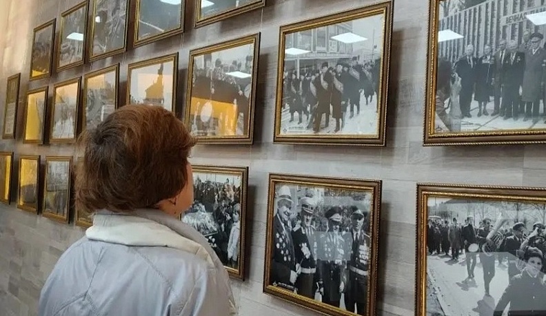 В конференц-зале калужского Дома Печати накануне праздника Великой Победы открылась архивная фотовыставка