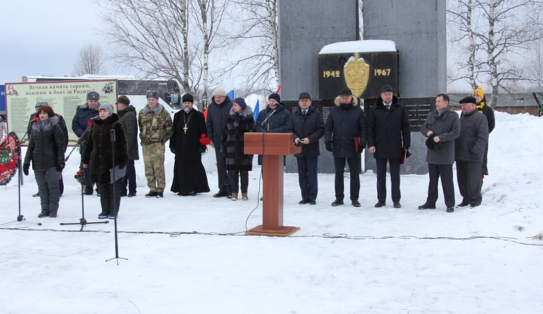 В Думиничском районе реконструкторы вспомнили подвиг чекистов-лыжников