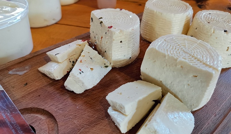 В Ферзиковском районе туристам показывают сыр