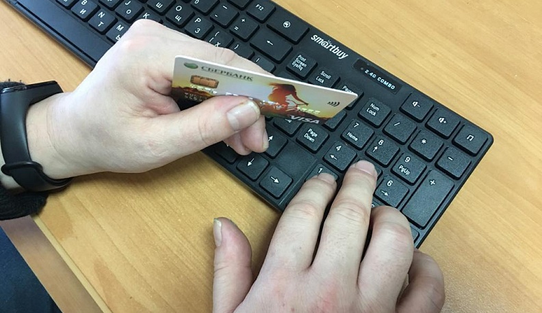 Калужанин попался на ложное объявление о продаже одежды и перевел мошенникам 8 тысяч