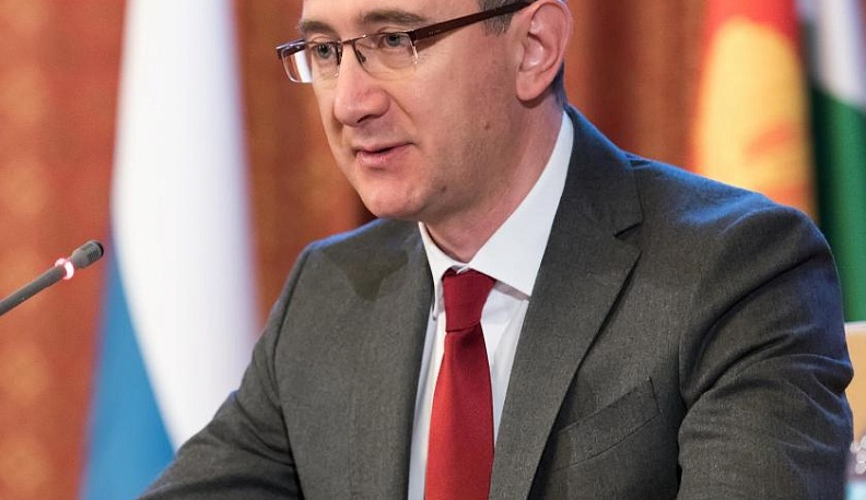 Владислав Шапша рассказал о введении в региональный соцпакет выплаты семьям с низким доходом