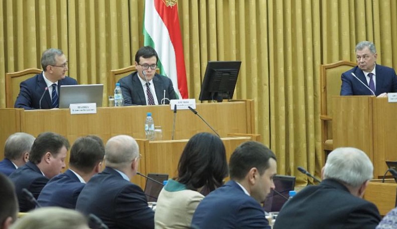 Бывший губернатор Анатолий Артамонов передал преемнику область без долгов