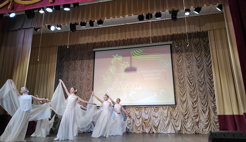 В Износках Дню Победы посвятили большой праздничный концерт