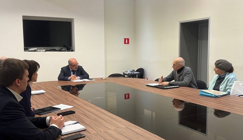 Личный прием калужан провел Вячеслав Лежнин