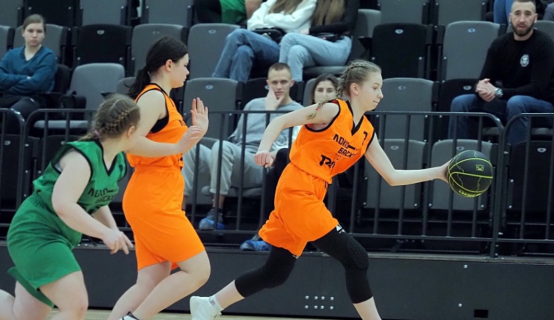 В Калуге завершен региональный этап чемпионата «Локобаскет - Школьная лига»