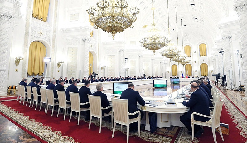 Глава региона Анатолий Артамонов принял участие в заседании Госсовета