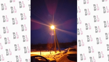 В одном из поселков Бабынинского округа починили перегоревший фонарь по просьбе жителя