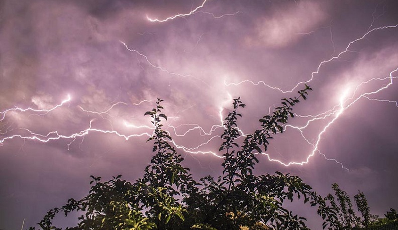 В Калужской области в День знаний ждут грозу, сильный дождь и шквалистый ветер